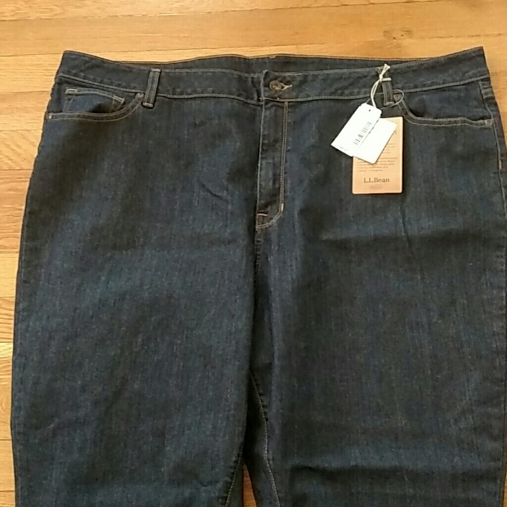 L.L. Bean Slim Leg Capri Jeans Size 24W Regular